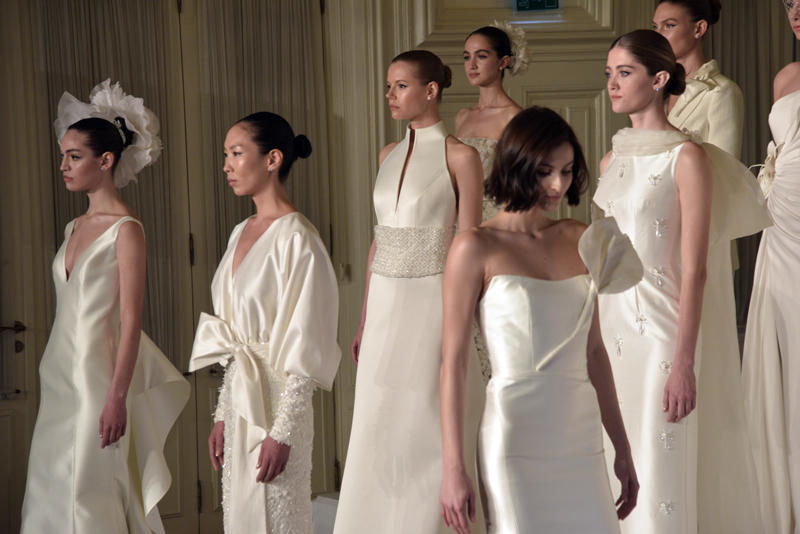 NİHAN PEKER İLK KOLEKSİYONUNU TANITTI