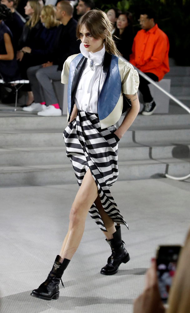 LOUIS VUITTON CRUISE 2020 DEFİLESİ