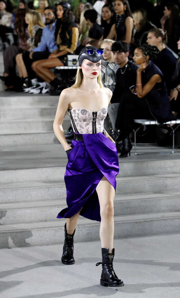 LOUIS VUITTON CRUISE 2020 DEFİLESİ