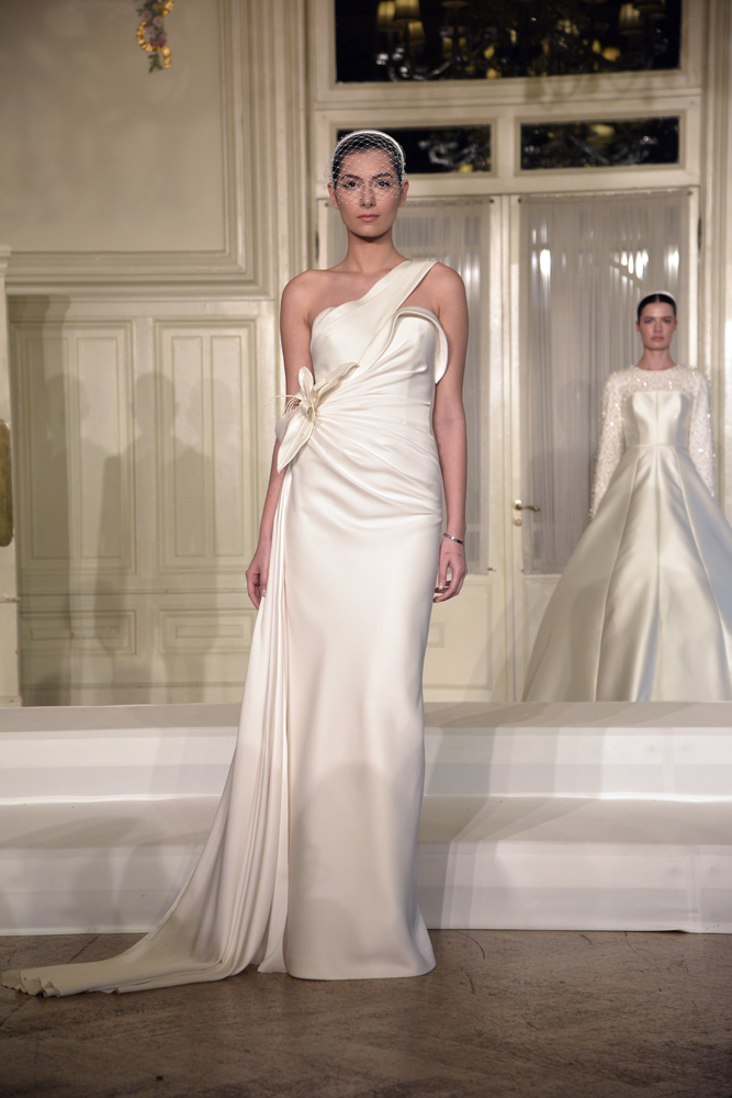 NİHAN PEKER İLK KOLEKSİYONUNU TANITTI