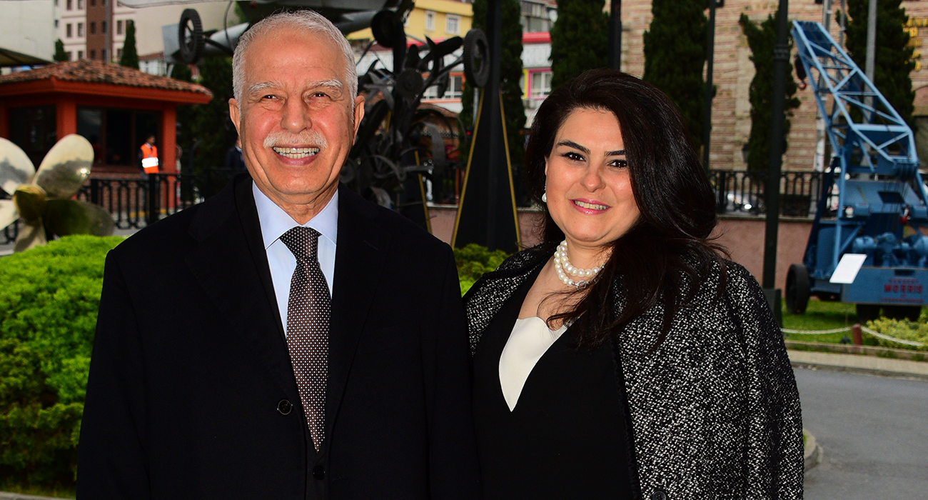 KOÇ AİLESİ DOSTLARINI AĞIRLADI 