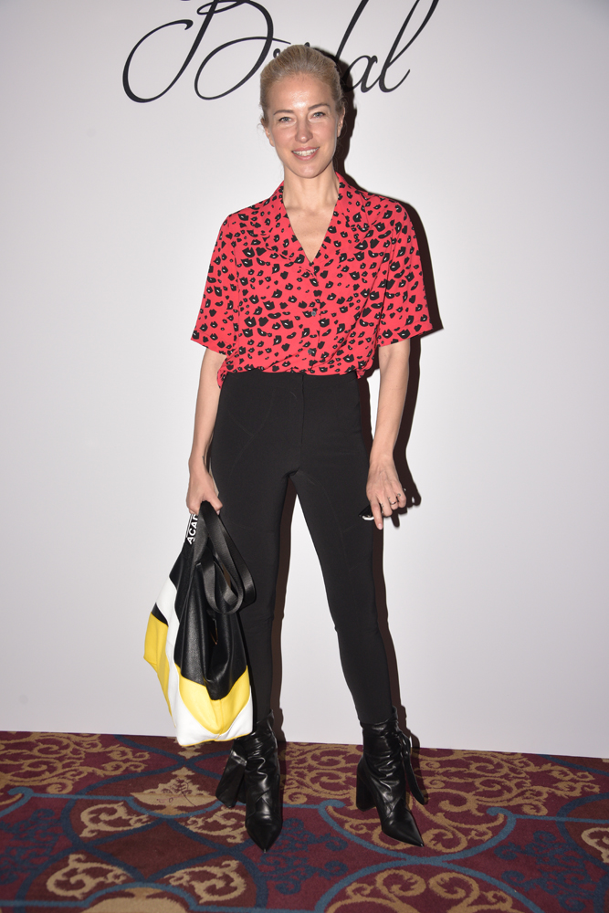 NİHAN PEKER İLK KOLEKSİYONUNU TANITTI