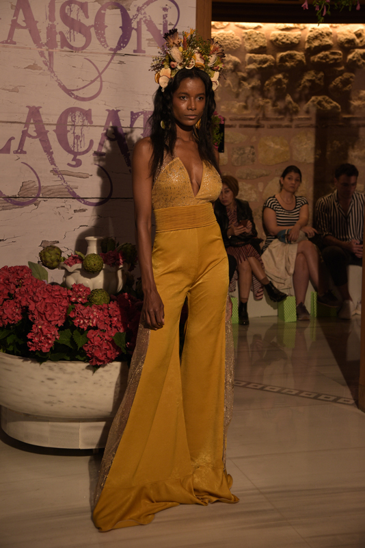 TUBE ERGİN YENİ KOLEKSİYONUNU TANITTI