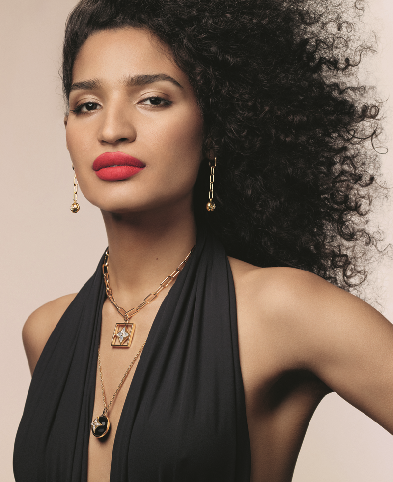 SOPHIE TURNER BAŞROLDE!