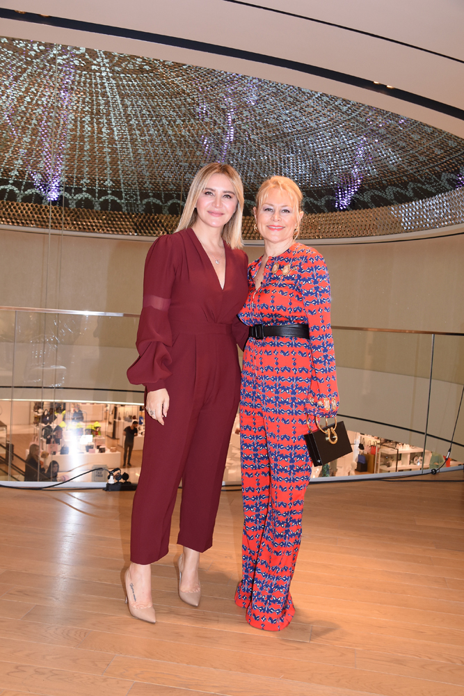 ASLI ŞEN İLE SOHBETİN KONUSU GÜZELLİK 