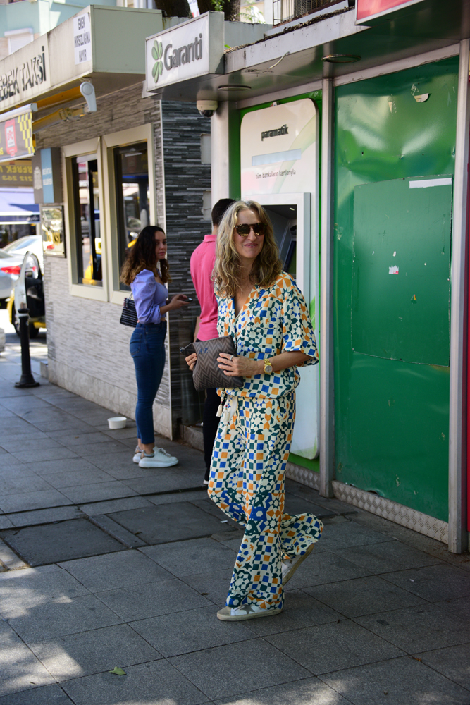 İSTANBULDA KİM, NEREDE?