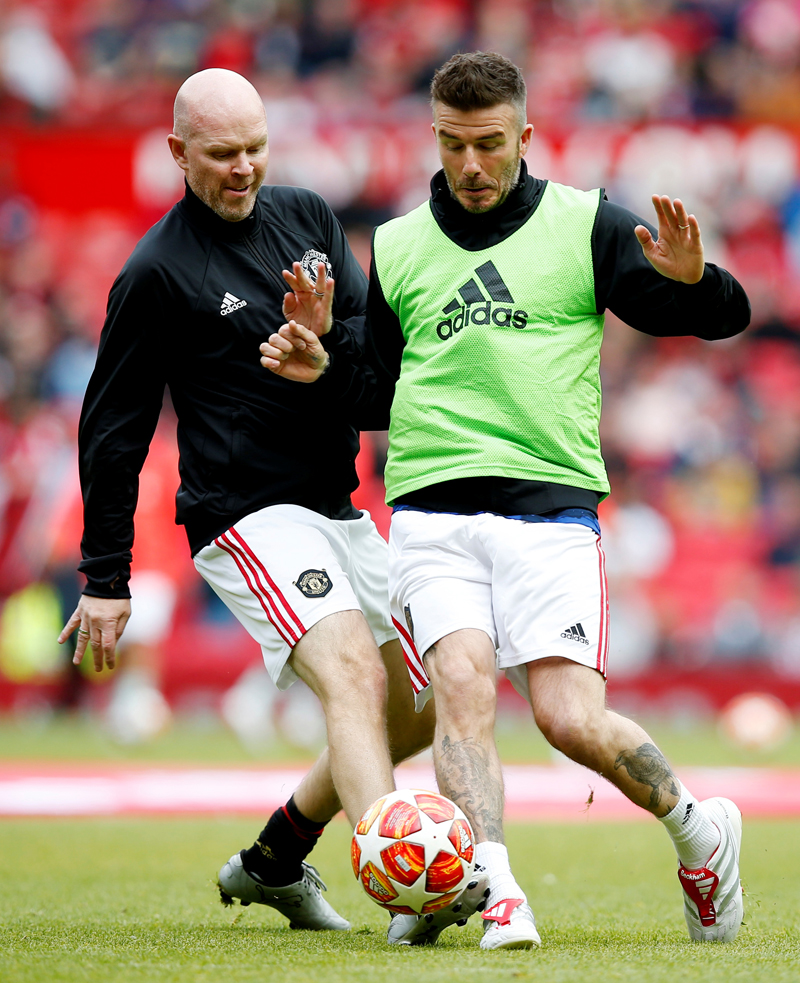 DAVID BECKHAM SAHALARA DÖNDÜ