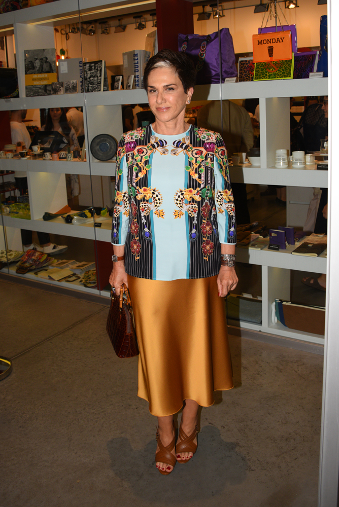 İSTANBUL MODERNDE ARA GÜLER SERGİSİ 