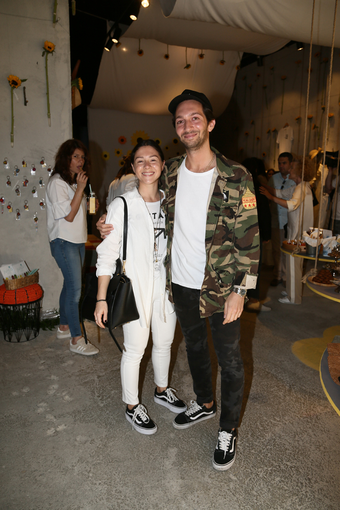 NİŞANTAŞI’NDA AYÇİÇEK TARLASI 