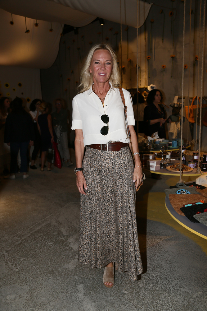 NİŞANTAŞI’NDA AYÇİÇEK TARLASI 