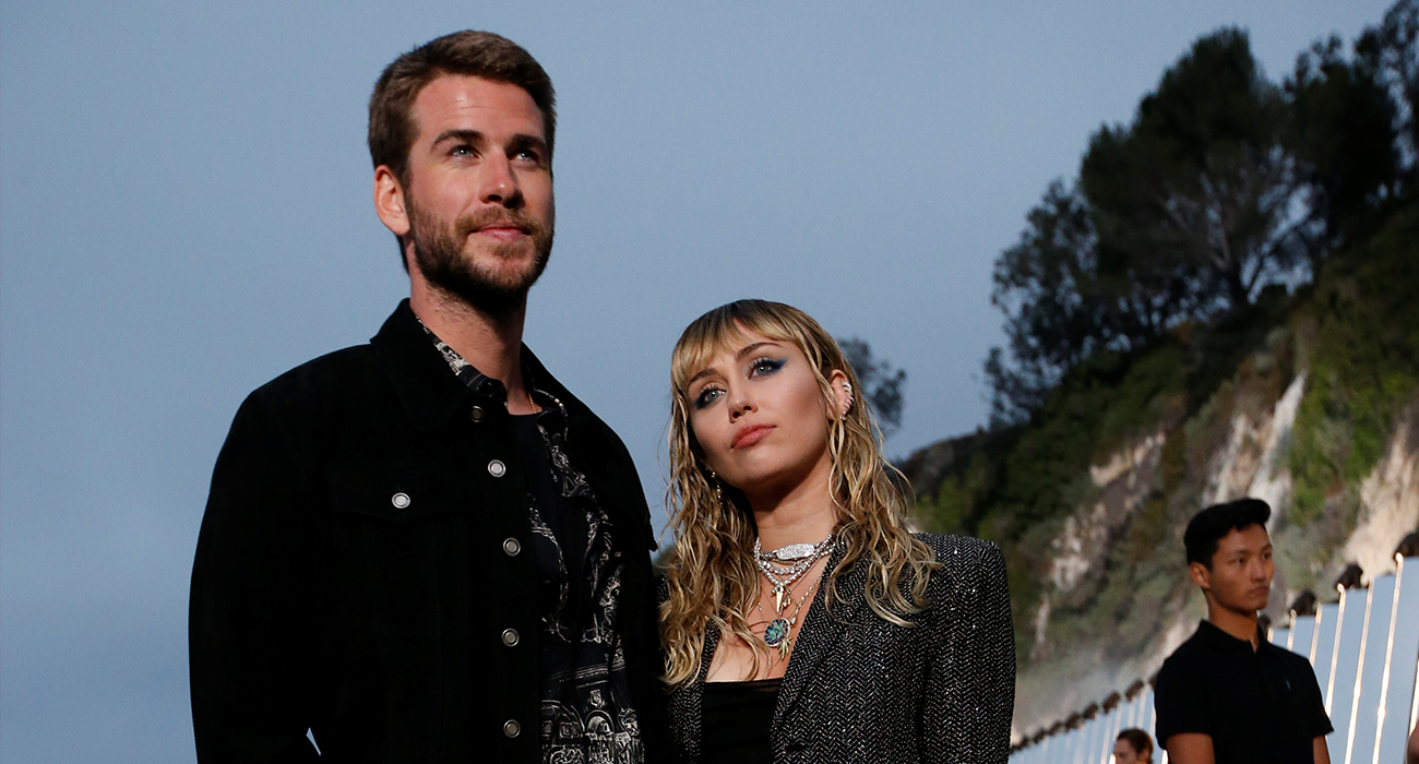 MILEY CYRUS VE LIAM HEMSWORTH DEFİLEDE