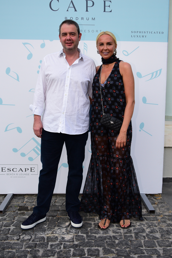 YENİLENEN OTELDE DAVET