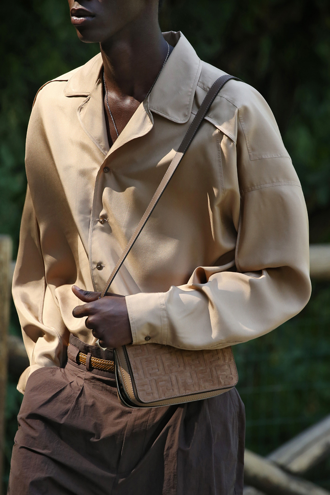 FENDI DEFİLESİNDEN DETAYLAR