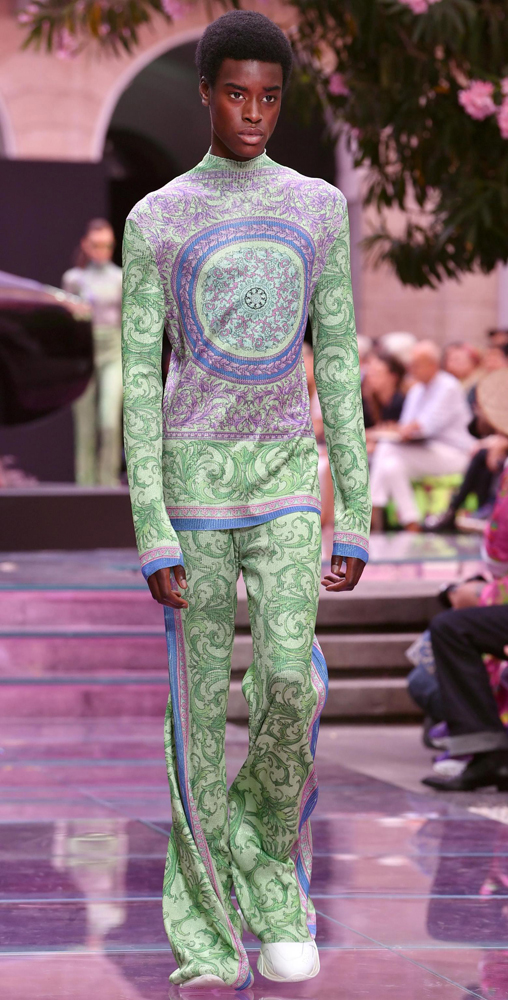 IRINA SHAYK PODYUMDA