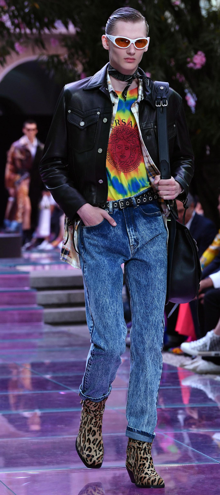 IRINA SHAYK PODYUMDA