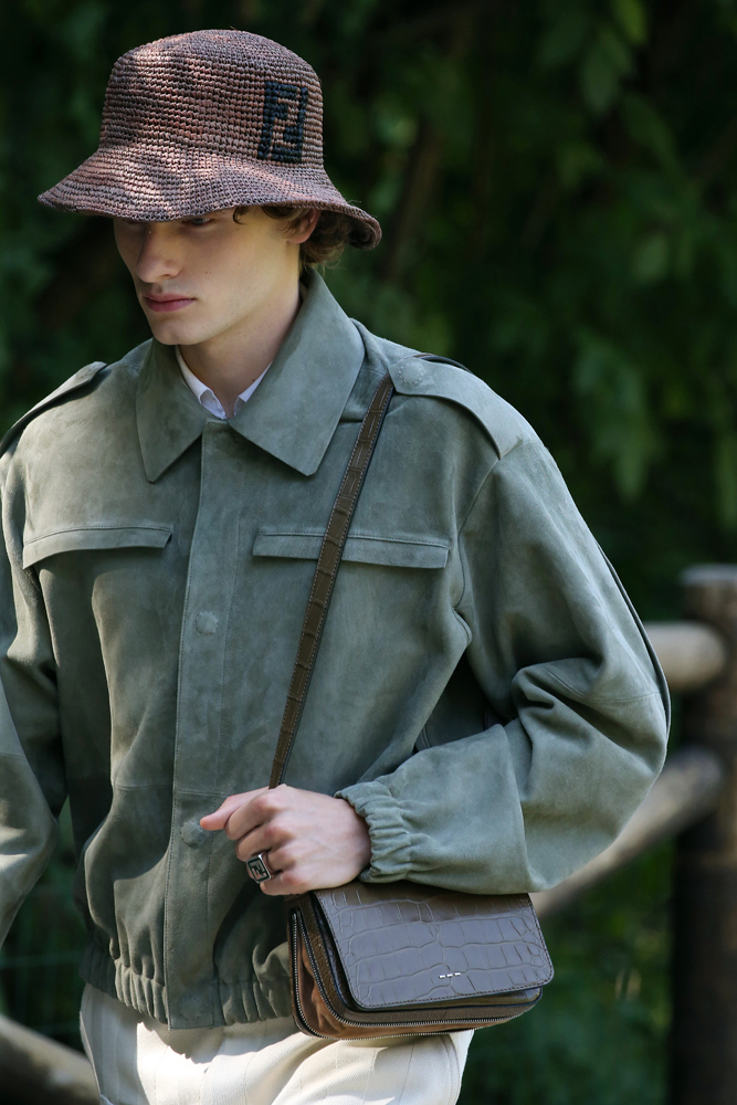 FENDI DEFİLESİNDEN DETAYLAR