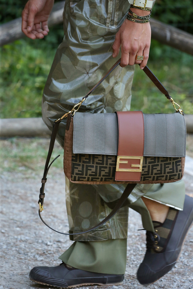 FENDI DEFİLESİNDEN DETAYLAR