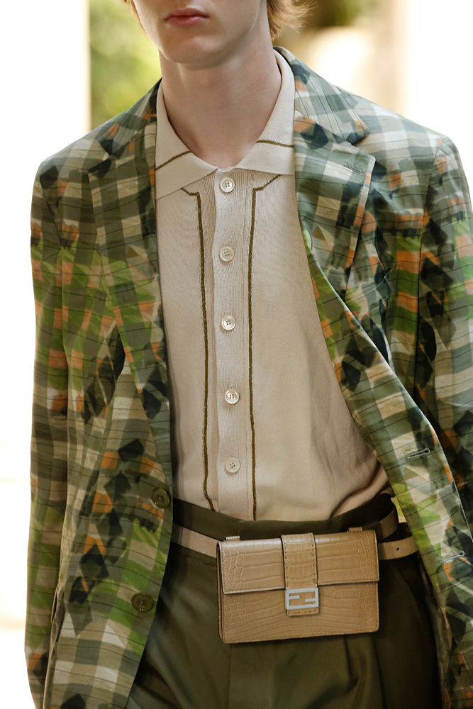 FENDI DEFİLESİNDEN DETAYLAR