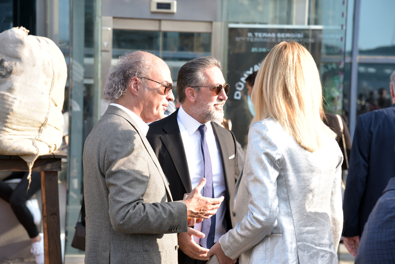 SANATA ÇEVRECİ ELEŞTİRİ