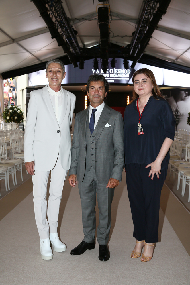 VAKKO ESMOD'DA MEZUNİYET SEVİNCİ