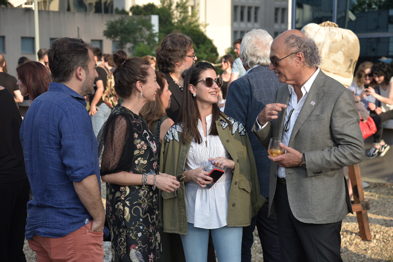 SANATA ÇEVRECİ ELEŞTİRİ