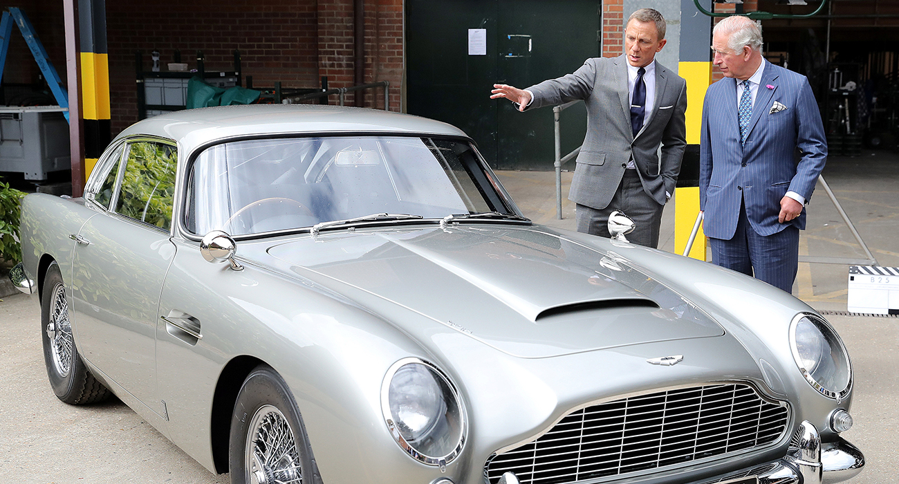 PRENS CHARLES JAMES BOND SETİNDE