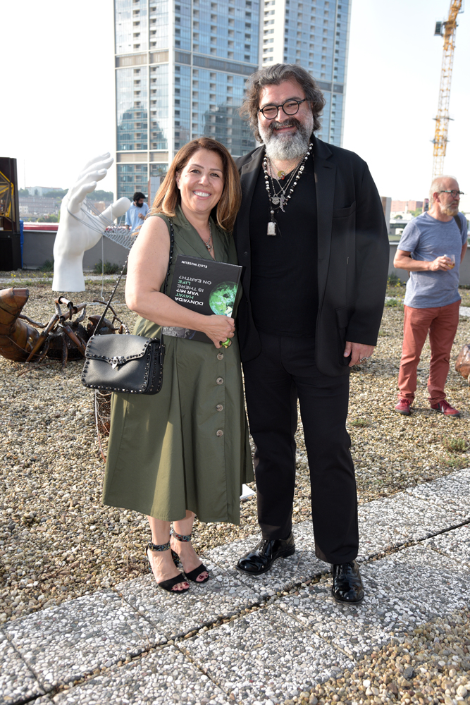 SANATA ÇEVRECİ ELEŞTİRİ