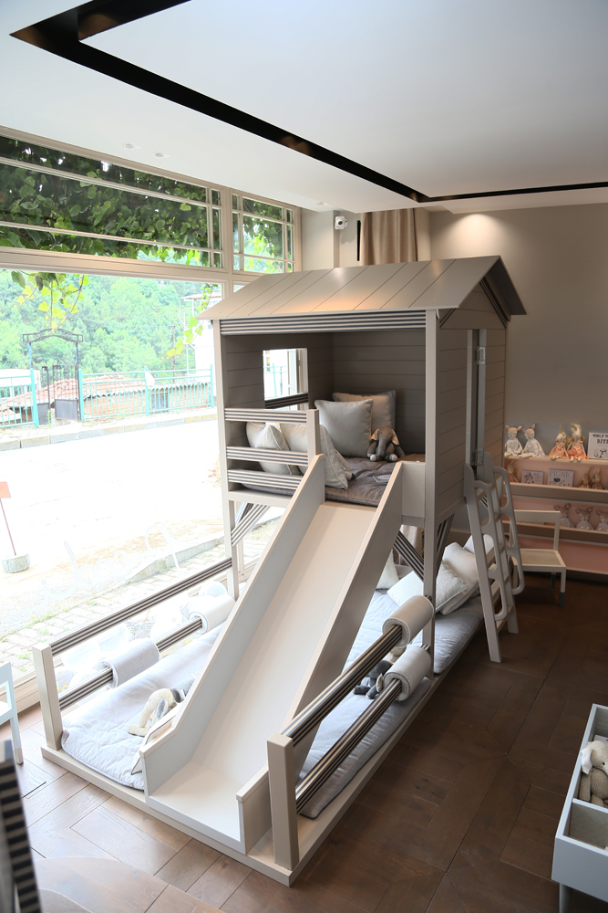 PICCOLI'YE RENKLİ AÇILIŞ