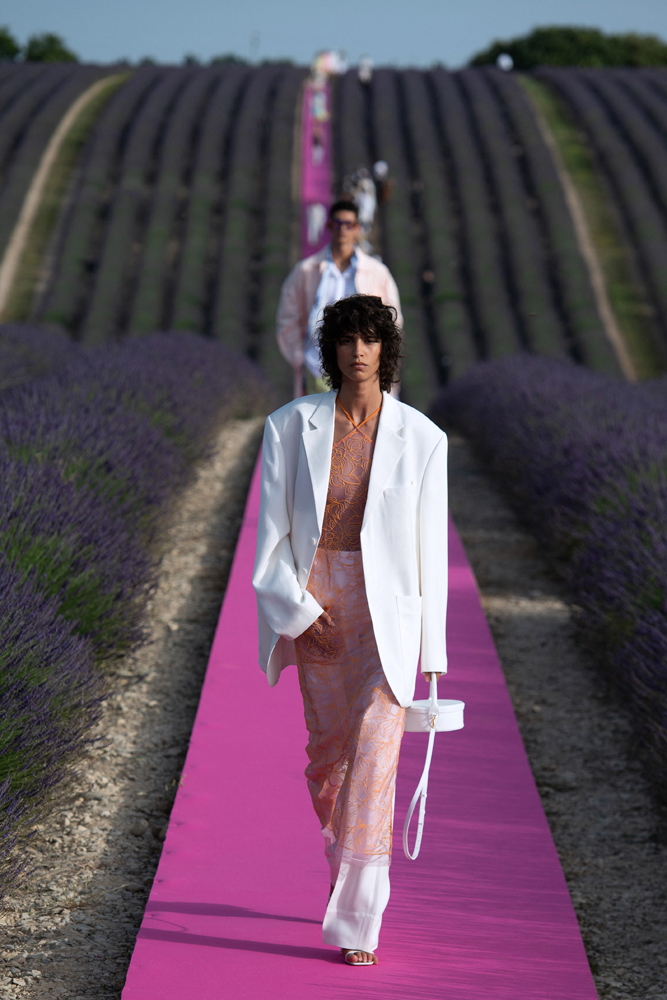 JACQUEMUS 10. YILINI KUTLUYOR!