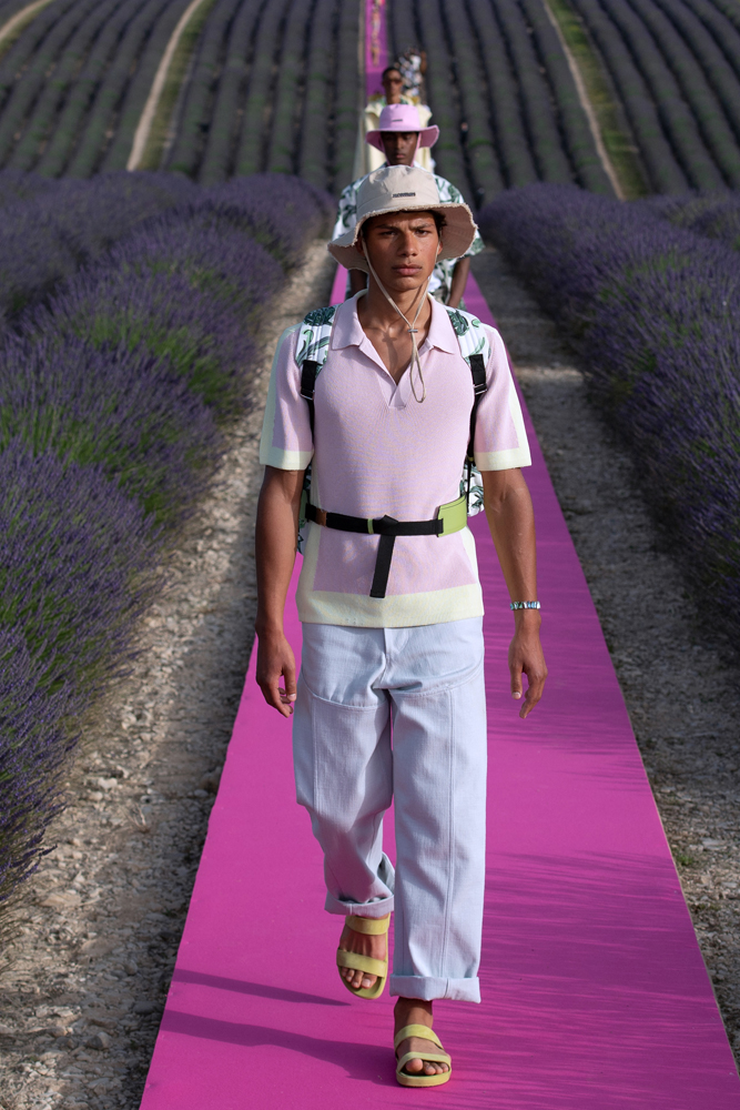 JACQUEMUS 10. YILINI KUTLUYOR!