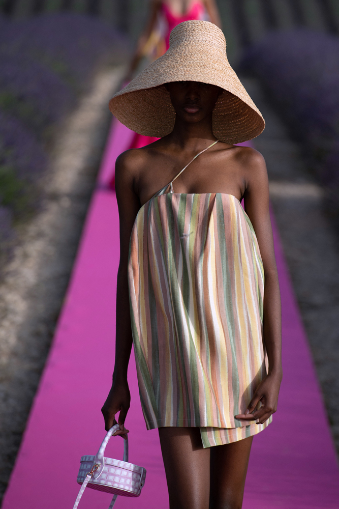 JACQUEMUS 10. YILINI KUTLUYOR!