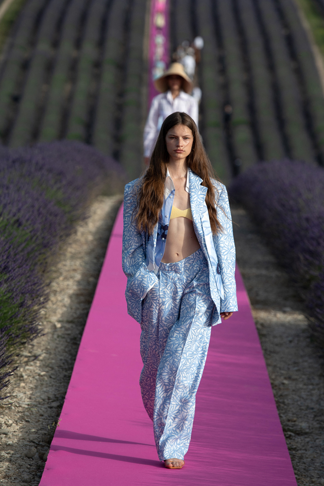 JACQUEMUS 10. YILINI KUTLUYOR!