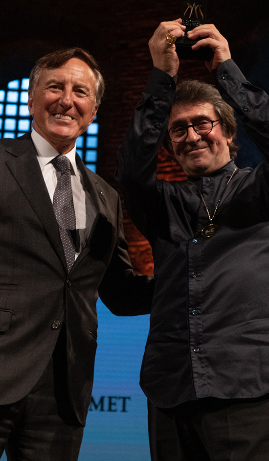 YAŞAM BOYU BAŞARI ÖDÜLÜ