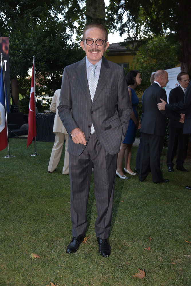 FRANSIZ SARAYI'NDA KUTLAMA