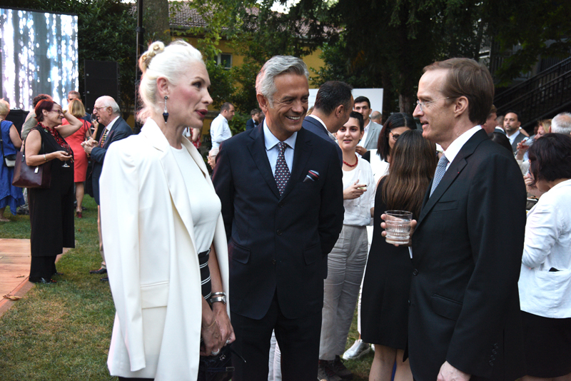 FRANSIZ SARAYI'NDA KUTLAMA