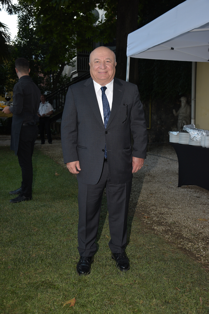 FRANSIZ SARAYI'NDA KUTLAMA