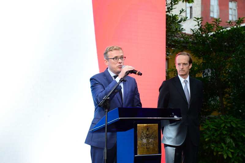 FRANSIZ SARAYI'NDA KUTLAMA