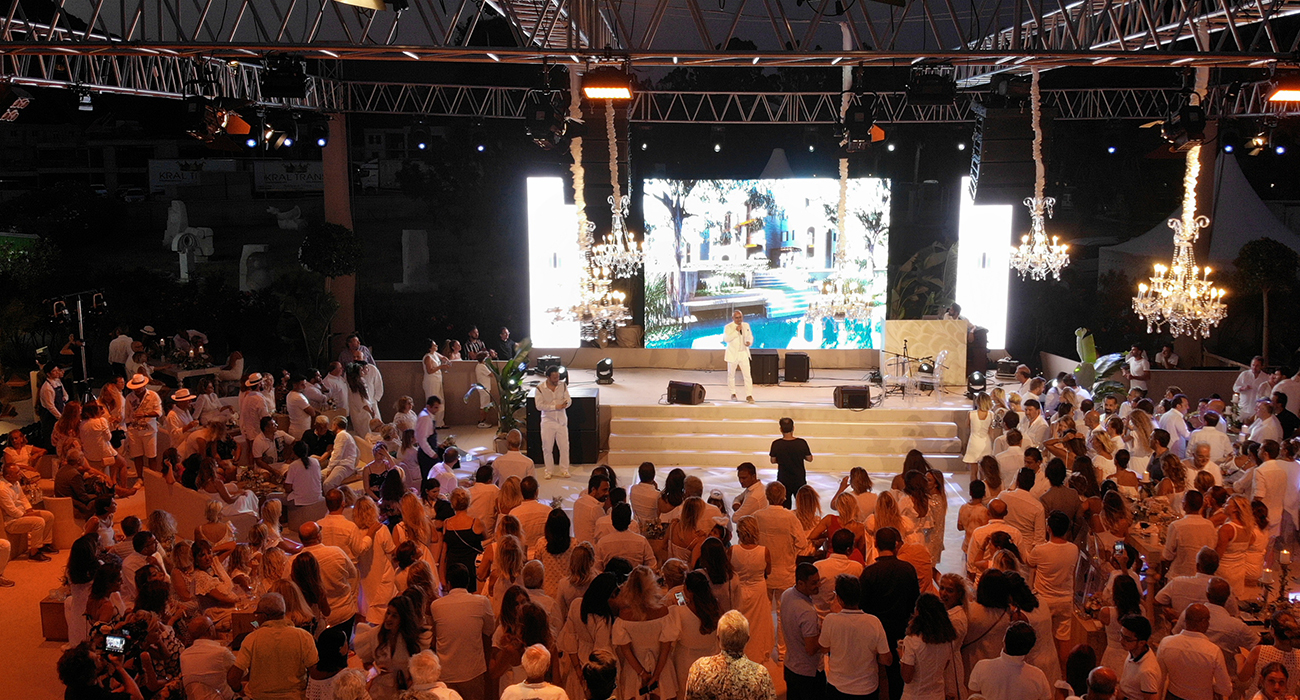 ANTHAVEN'DA MÜZİKLİ GECE