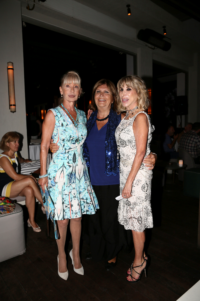 BERNA KIRDAR'A SÜRPRİZ DOĞUM GÜNÜ 