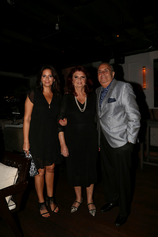 BERNA KIRDAR'A SÜRPRİZ DOĞUM GÜNÜ 