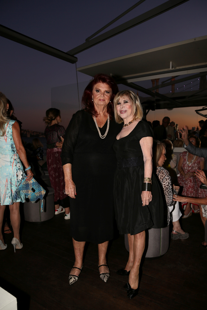 BERNA KIRDAR'A SÜRPRİZ DOĞUM GÜNÜ 