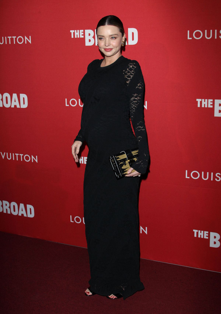 MIRANDA KERR'İN HAMİLELİK STİLİ