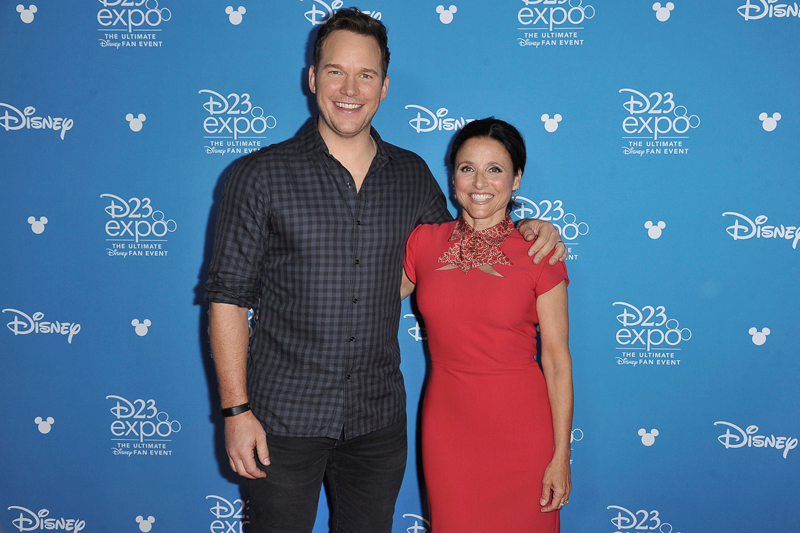 ANGELINA JOLIE DISNEY FUARINDA