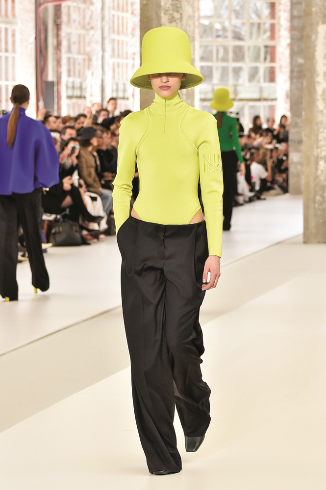 ŞİMDİ NE GİYECEĞİZ?