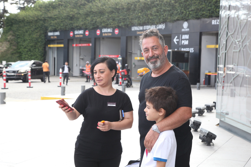 İSTANBULDA KİMLERE RASTLADIK?