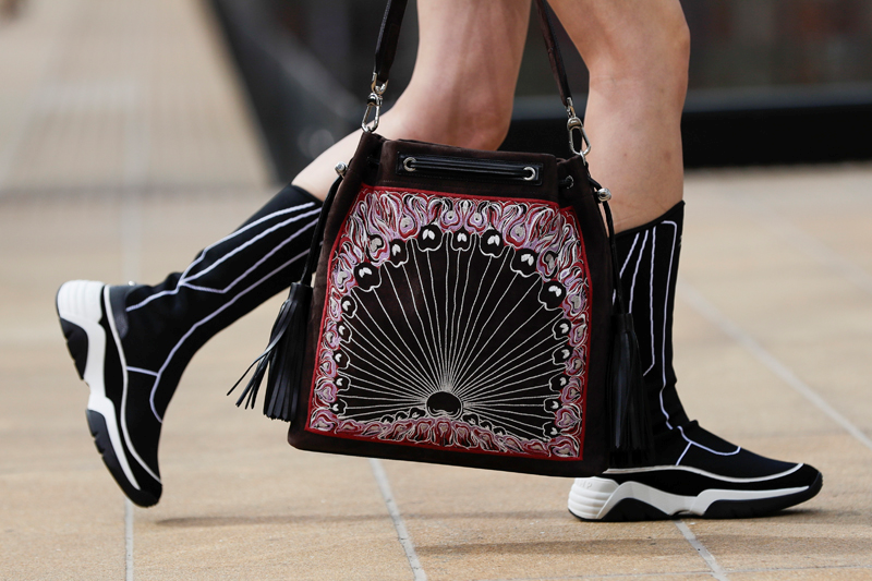 LONGCHAMP DEFİLESİNDEN DETAYLAR