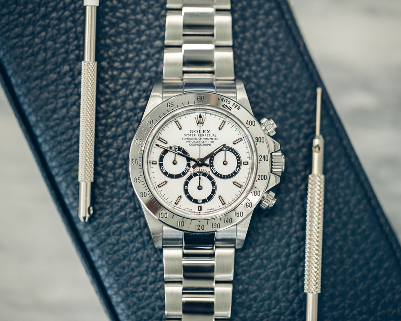 3 MİLYON STERLİN DEĞERİNDE SAATLER