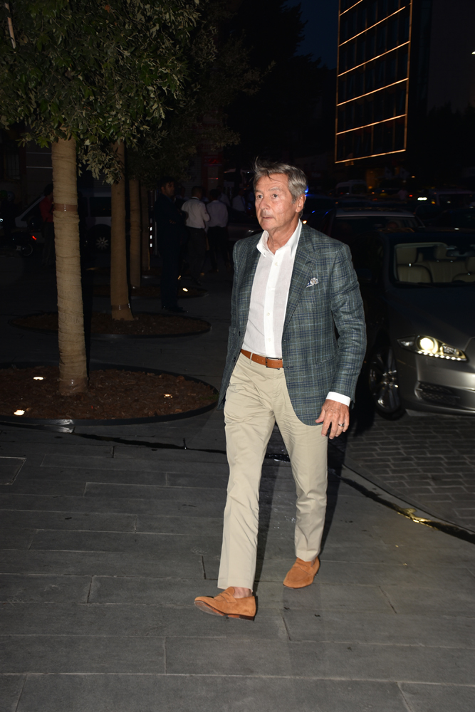 ARTER KAPILARINI AÇTI 