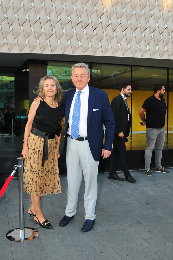 ARTER KAPILARINI AÇTI 