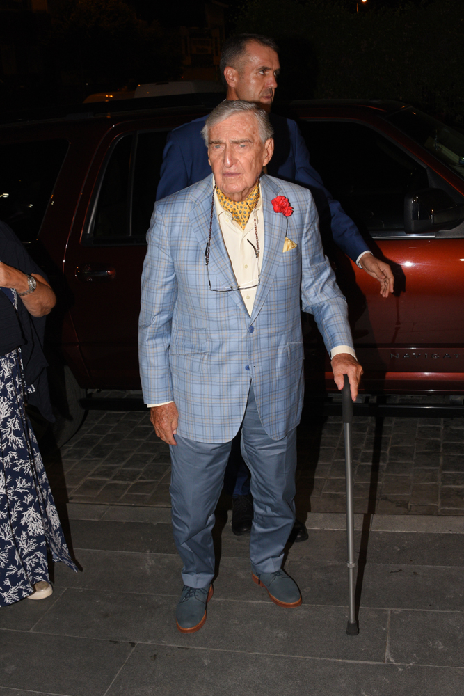 ARTER KAPILARINI AÇTI 